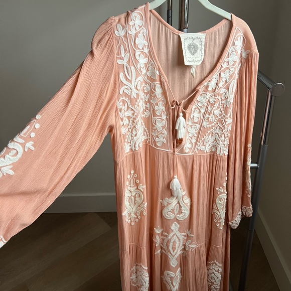 Z&L Bohemian Embroidered Peasant Long Sleeve Maxi Dress - Picture 7 of 8